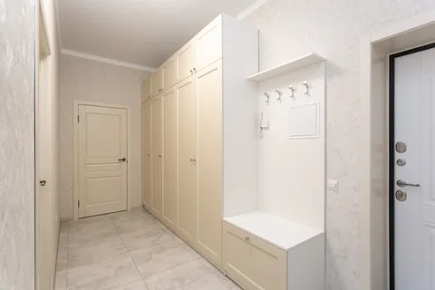 Шкаф в коридор