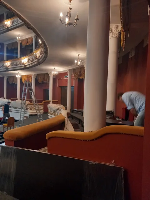 Процесс монтажа мебели