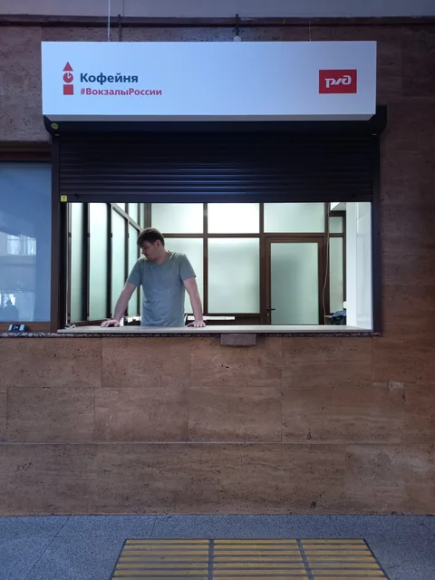 Процесс монтажа мебели